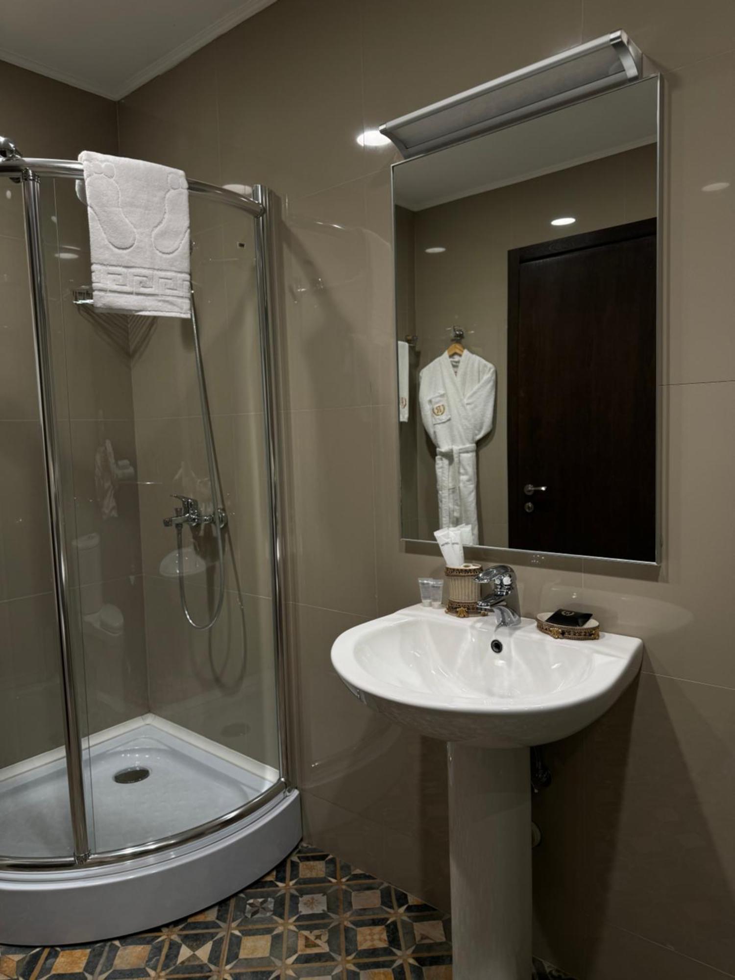Redline Hotel Tbiliszi Kültér fotó