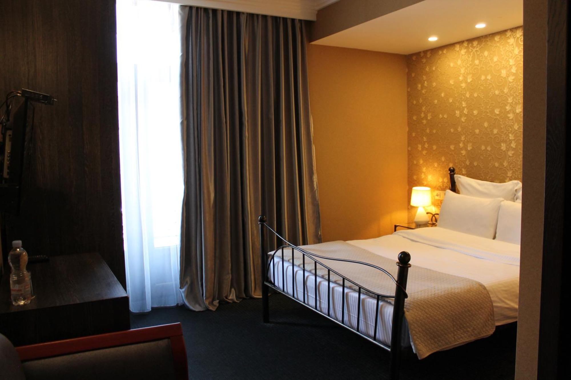 Redline Hotel Tbiliszi Kültér fotó